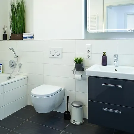 110qm Nahe Stuttgart Mit Balkon & Garage コーンヴェストハイム