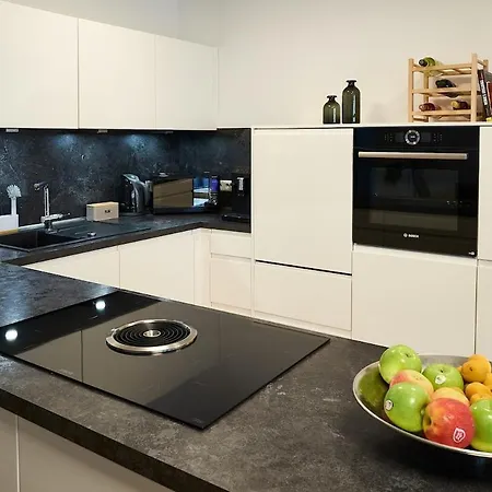 110qm Nahe Stuttgart Mit Balkon & Garage コーンヴェストハイム