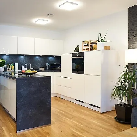 アパート 110qm Nahe Stuttgart Mit Balkon & Garage *